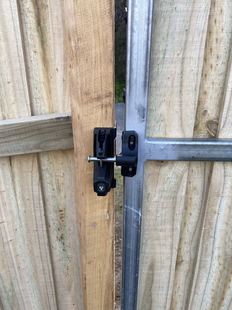 Lockable latch